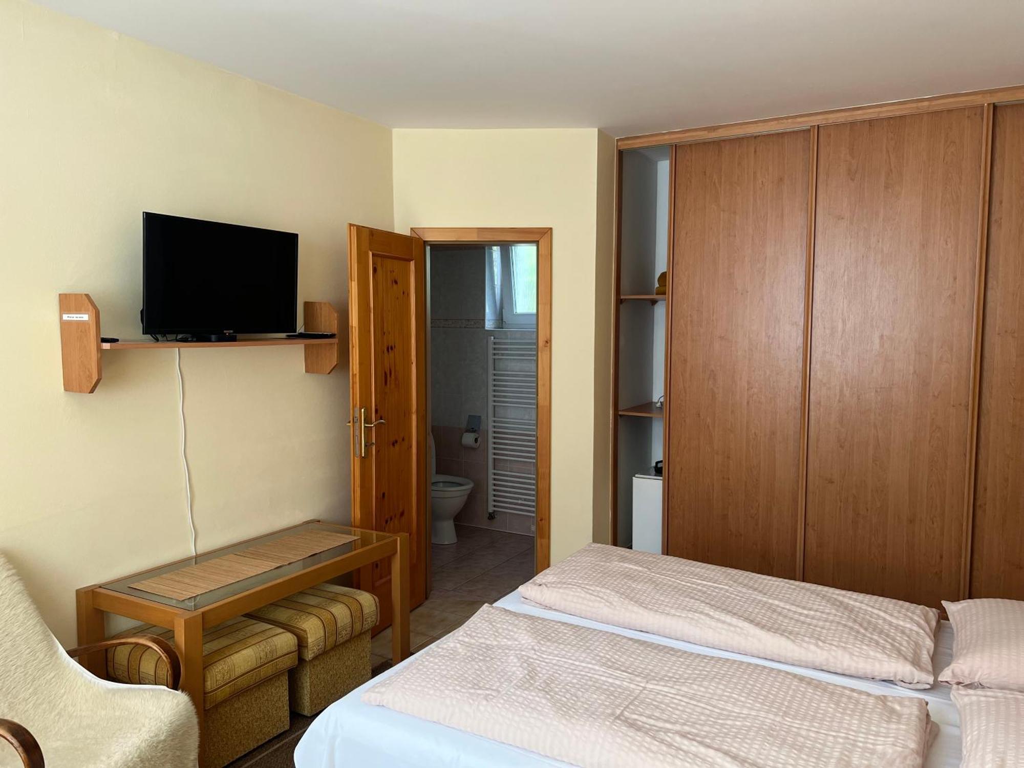 Privat Pekny Dvor Apartment Rajecke Teplice Exterior photo